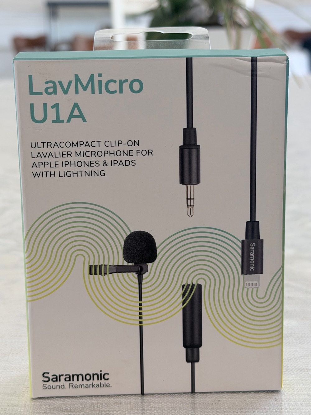 LavMicro U1A Black Clip-On Lavalier Microphone for iPhone & iPad with lightning